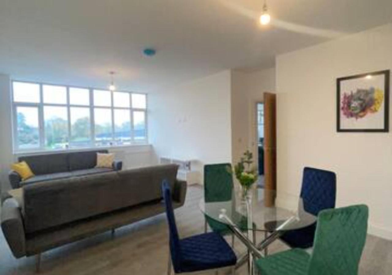 2 Bedroom Apartment - Flitwick - Contractor Friendly - Tourist Ready - Full Kitchen - Wifi - Smart Tv - Sofa Bed - Free Parking - Ideal For Short Or Long Stays Exterior foto