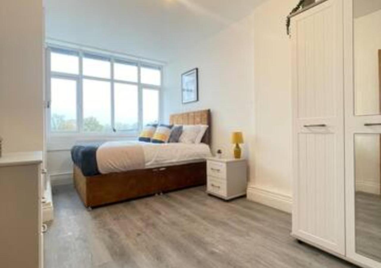 2 Bedroom Apartment - Flitwick - Contractor Friendly - Tourist Ready - Full Kitchen - Wifi - Smart Tv - Sofa Bed - Free Parking - Ideal For Short Or Long Stays Exterior foto